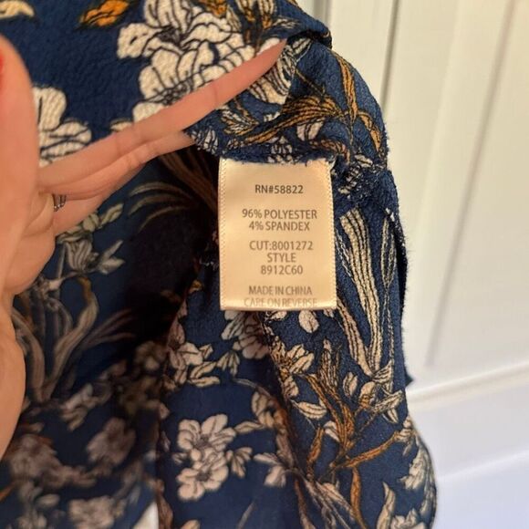 Max studio blue floral flutter sleeve wrap dress size small - Picture 6 of 10